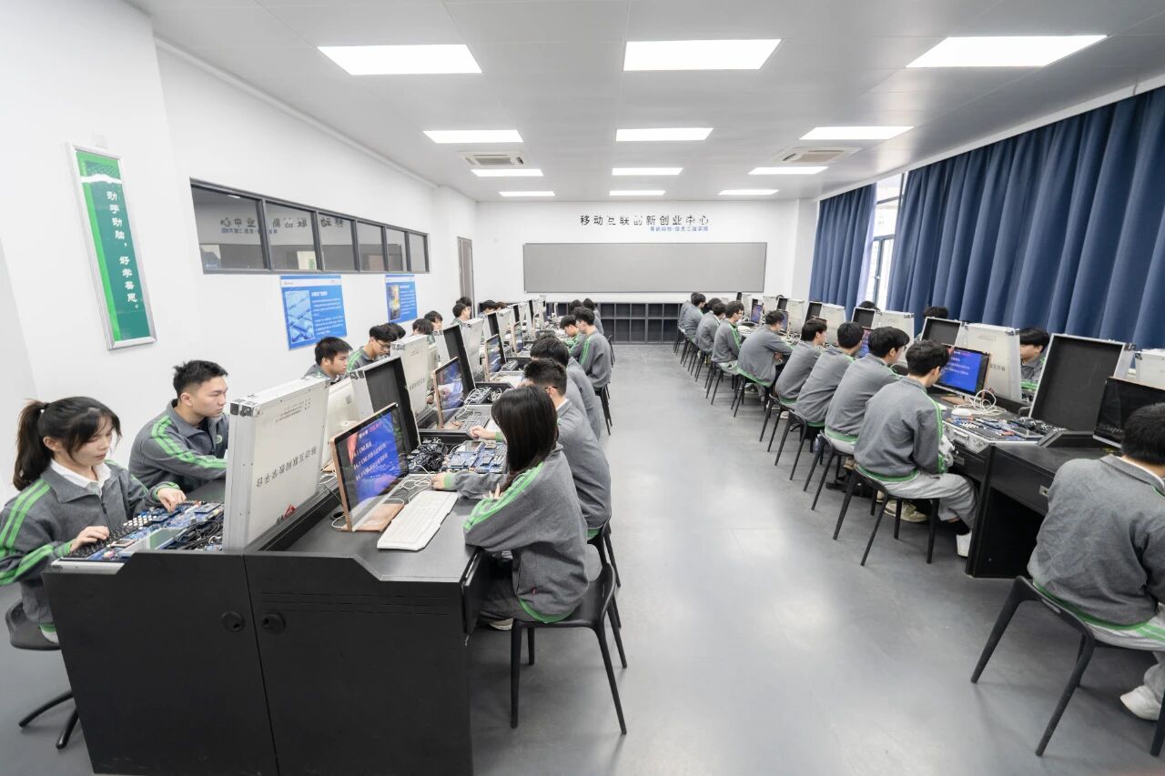 634221e3328b61a016df280c1117b53a.jpg 634221e3328b61a016df280c1117b53a.jpg